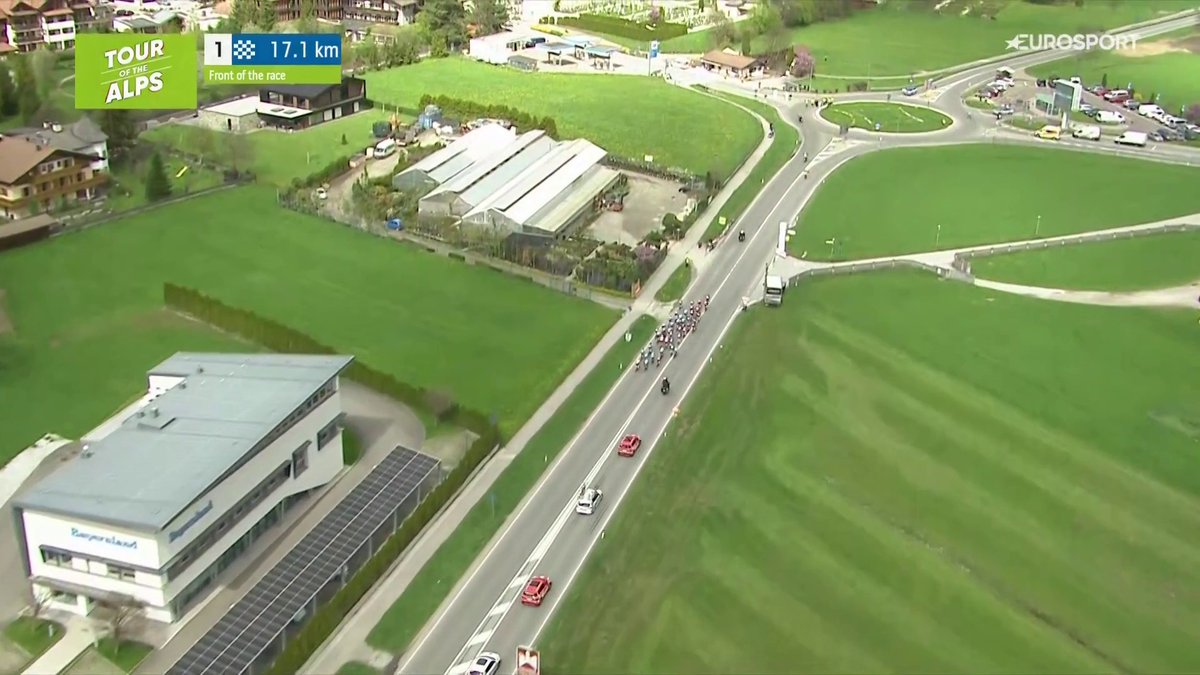 🚴🇮🇹 | De aankomst van de etappe van vandaag is op zijn zachtst gezegd: bi-zar! 🤯😅 📺 Stream koers op HBO Max