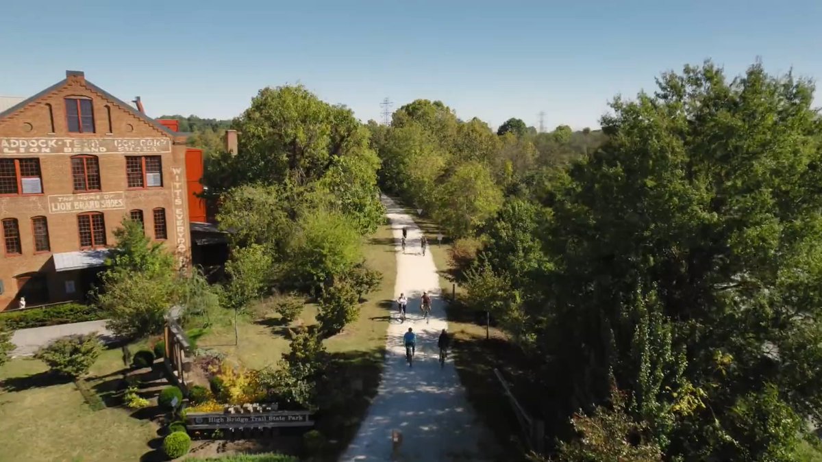 From the Blue Ridge Mountains to the Chesapeake Bay, Virginia is home to some of the most breathtaking natural beauty in America. This Earth Day and throughout Virginia Volunteer Week, we invite you to help keep our 41 state parks beautiful and thriving!