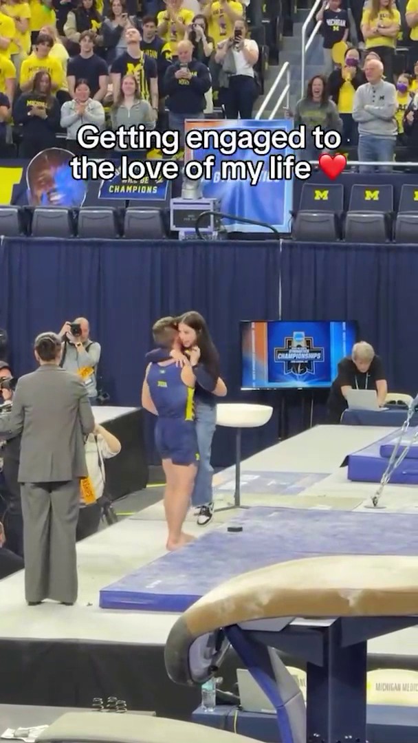 Paul Juda celebrated his national championship win by proposing to his girlfriend. 🥹 🎥 IG/paul.juda