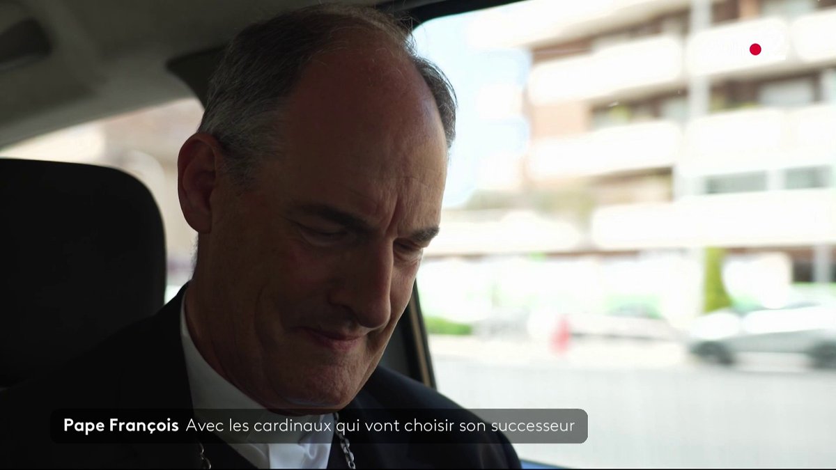 ✝️ Alors que les cardinaux arrivent au Vatican pour le conclave, le #JT20h a pu suivre le jeune évêque d’Ajaccio (56 ans) lors de ses premières heures à Rome, où il participera pour la première fois à l'élection d'un pape.