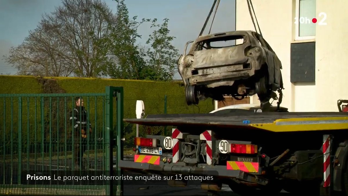 🔴 Nouvelles attaques de prisons : le parquet antiterroriste enquête sur 13 affaires. Ciblé, le personnel pénitentiaire est sous le choc. #JT20h