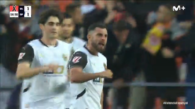 Ese pase interior de 𝐋𝐮𝐢𝐬 𝐑𝐢𝐨𝐣𝐚 vale pasta... 𝐉𝐚𝐯𝐢 𝐆𝐮𝐞𝐫𝐫𝐚 reparte los puntos en Mestalla. #LALIGAEASPORTS #LaCasaDelFútbol