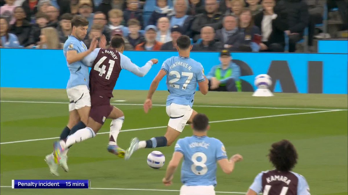 🗣️ "I think it's a penalty" 🗣️ "For me, it's the right decision" Roy Keane and Shay Given share their thoughts on Aston Villa’s penalty incident ⚖️