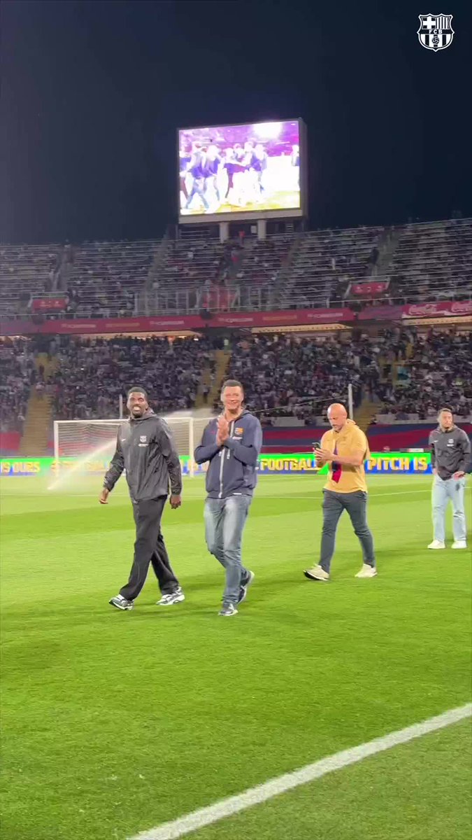 🏆 Before tonight's game, a special tribute at the Estadi Olímpic for the Barça handball team, league champions! 👏 Congratulations, Barça Handbol!