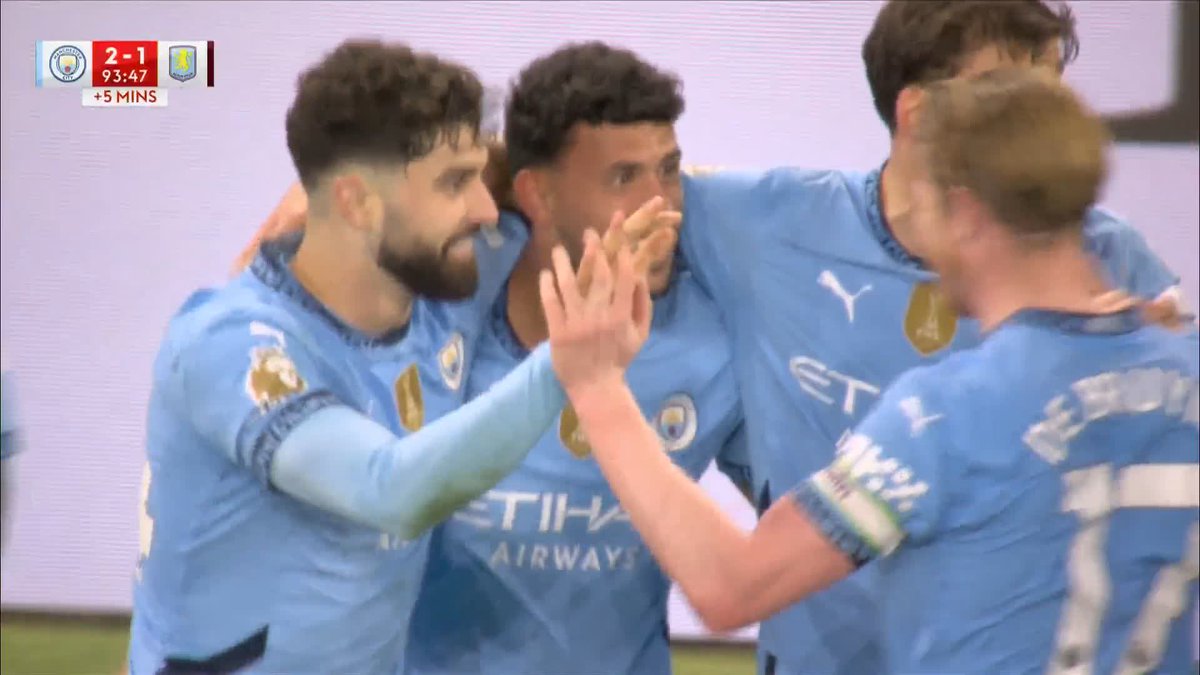 ABSOLUTE SCENES! 🤯 Man City find the net in the dying moments of stoppage time 🔥