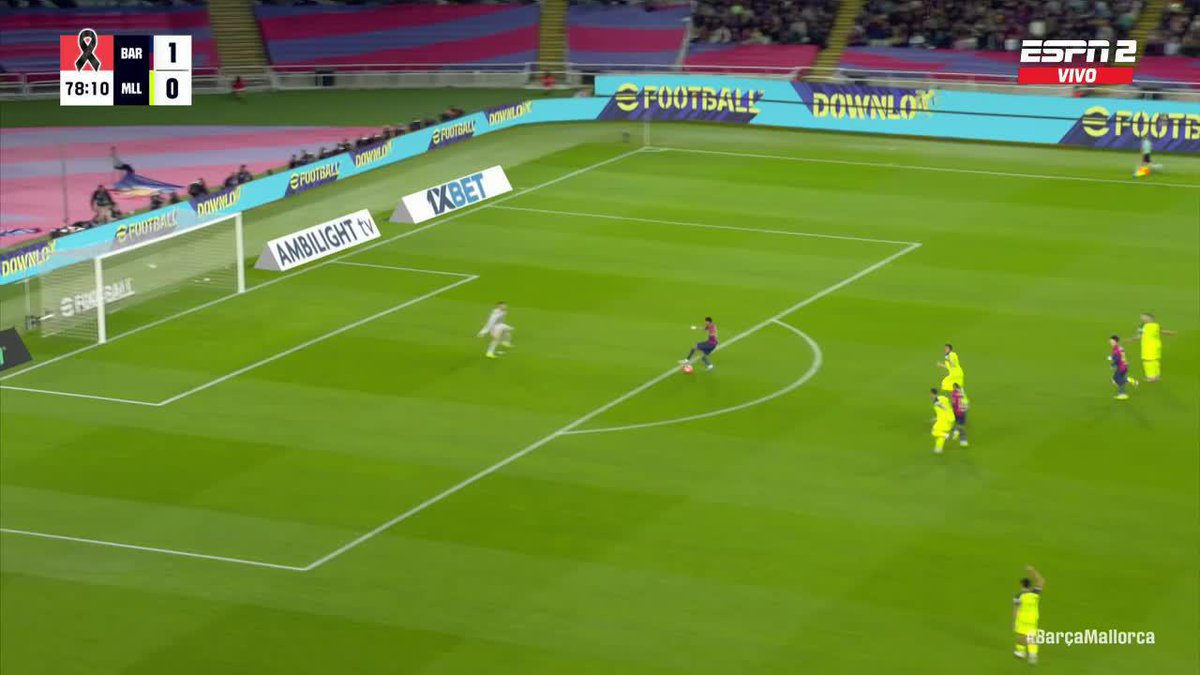 ¿LAMINE, SOS VOS? ¡Leo Román le ganó este mano a mano a Yamal! 📺 Mirá la #LaLiga por #DisneyPlus