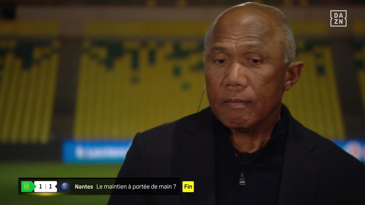 📄 | Antoine Kombouaré analyse les stats de son équipe. 😅📊 #FCNPSG