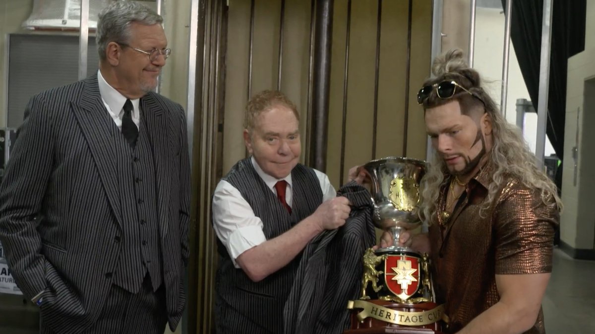 Surprise you say? 🤔 Penn Jillette and Teller have finally given King his Heritage Cup back, HOWEVER, he must defend it against a mystery opponent TONIGHT on #WWENXT! 📍 Fontainebleau Las Vegas 📺 8ET/7CT on The CW