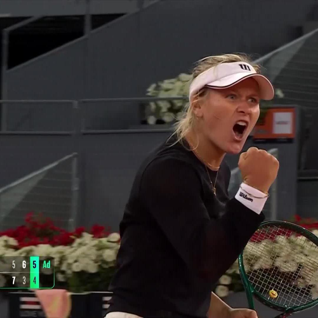 late night dub 🤘 Peyton Stearns puts Round 1 behind her with a three set win over Birrell! #MMOPEN