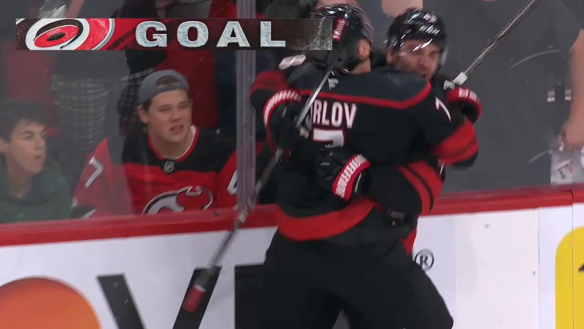 JORDAN MARTINOOK 🚨 What a shot to give the Carolina Hurricanes the lead in Game 2! #StanleyCup 🇺🇸: ESPN ➡️ 🇨🇦: Sportsnet or stream on Sportsnet+ ➡️