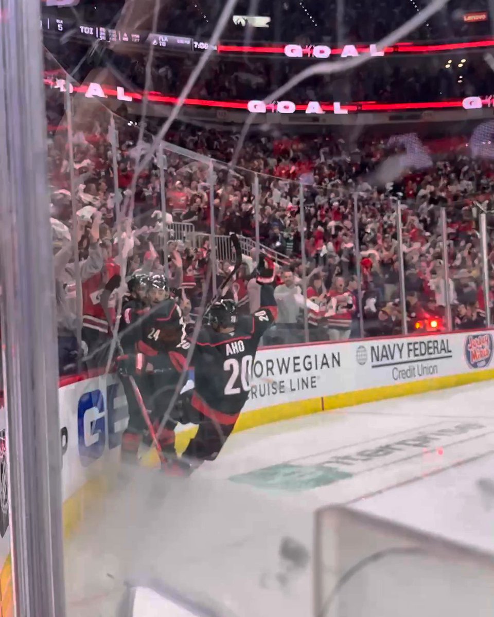 Sebastian Aho was just a tad excited there 😅 #StanleyCup 🇺🇸: ESPN ➡️ 🇨🇦: Sportsnet or stream on Sportsnet+ ➡️