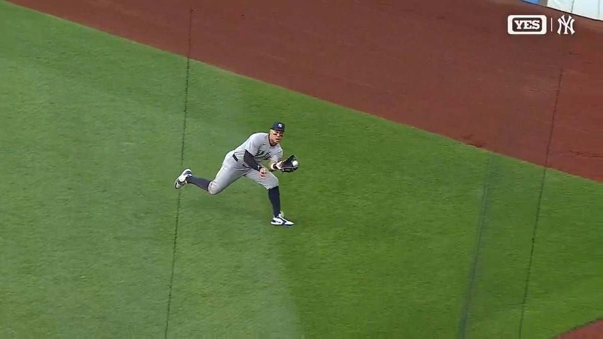 Aaron Judge tracks it down to erase an extra-base hit!