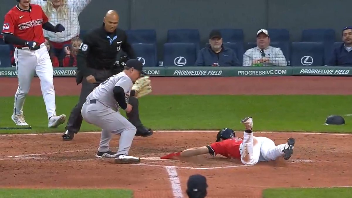 Steven Kwan creates all sorts of chaos on the basepaths! 🤯