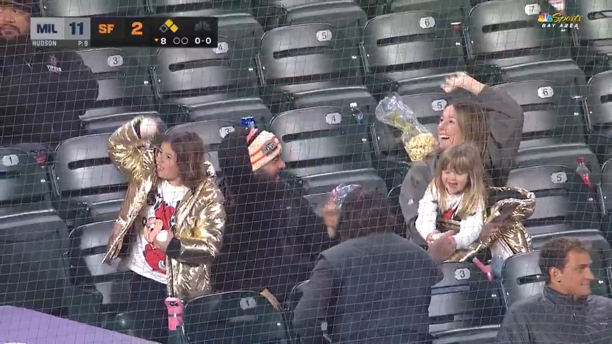 One of many reasons why baseball is the best 🥹 Great job by the SFGiants broadcast booth 👏
