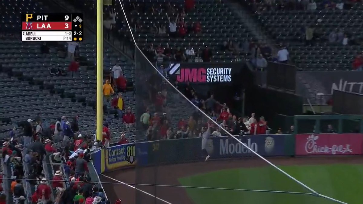 What a catch from Tommy Pham to end the game! 😱