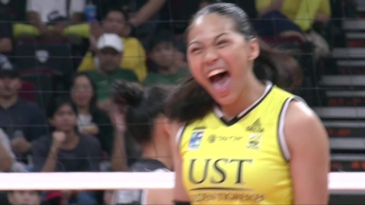 OH. EM. G! 🐯 UST Golden Tigresses’ Em Banagua was a wall in the first set against UP Fighting Maroons with these monster blocks in the opening set of the UAAP Season 87 women’s volleyball tournament! #OneSports #UAAPSeason87 #StrongerBetterTogether #LegendsStartHere