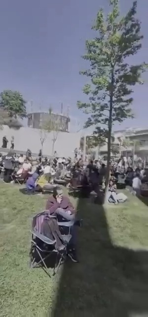 Tam bunun anlatmaya çalışıyordum. Tarihi eserler ve bahçeler kimsenin malı değil, tüm İstanbullularındır, hepimizindir. Hepimizin bahçesi Kadıköy Gazhane’de deprem sonrası toplanan, kendi kararlarıyla burayı deprem toplanma alanına çeviren mahalleli dostlarımıza çok sevgilerimi gönderiyorum ❤️ Restore ettiğimiz tüm tarihi eserler tüm kamusal alanlar iyi günde de kötü günde de İstanbulluların bahçesidir. Hepimize çok çok geçmiş olsun.