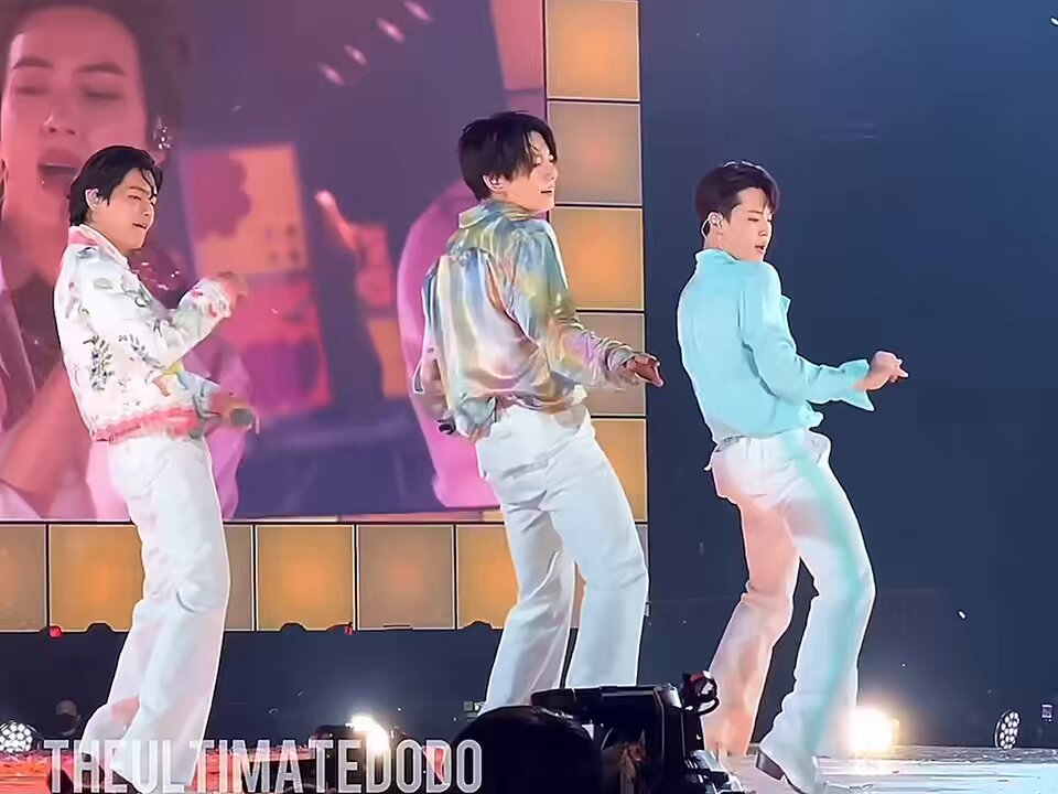 when jungkook forgot to do jin’s part in butter and made it the cutest moment ever 🥺🍭⭐️