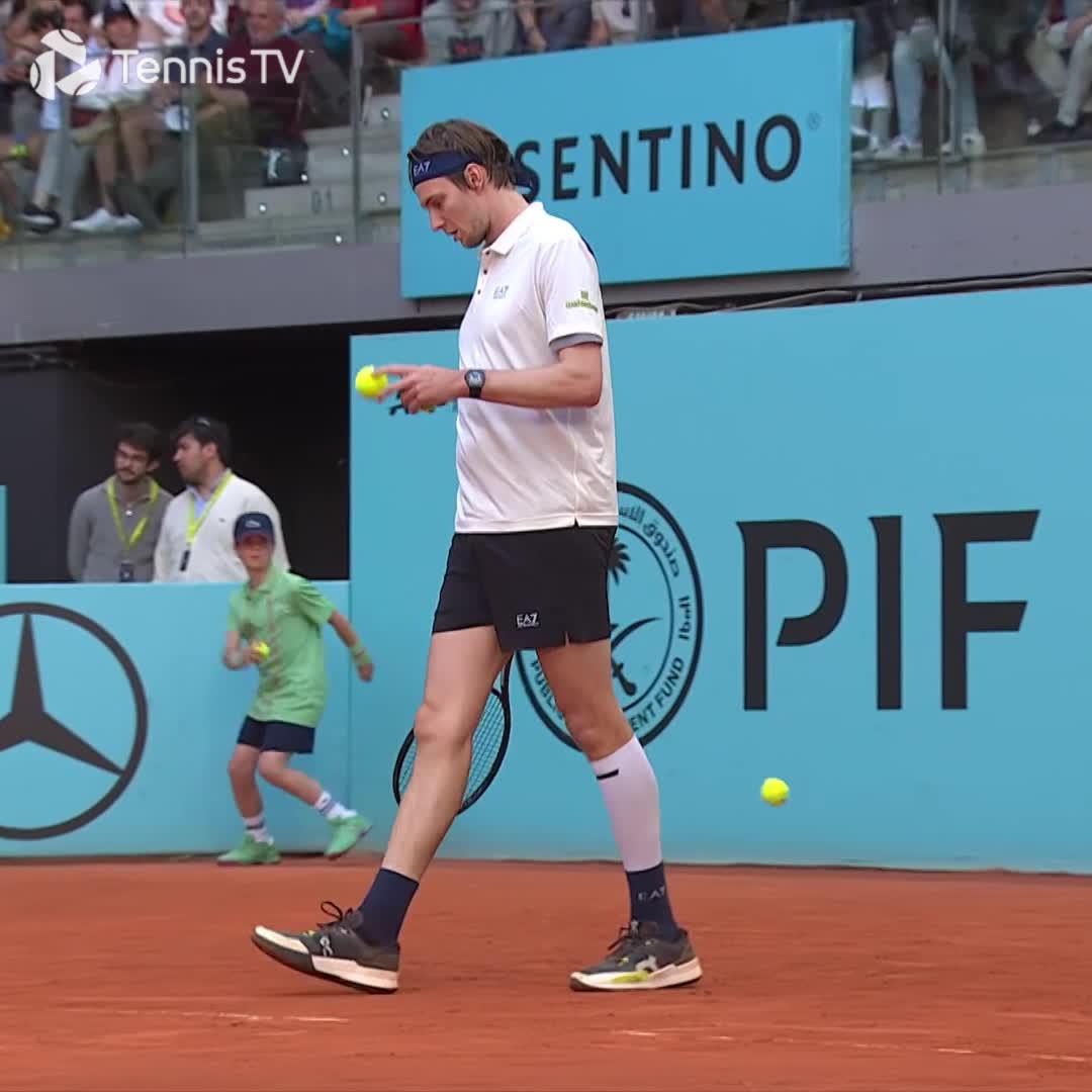 Guess who this crowd is pulling for 🗣😉 #MMOpen