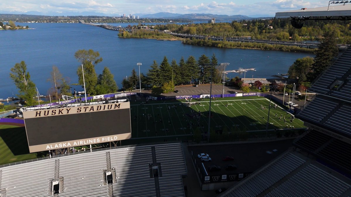 Spring Ball in Seattle, you just can't get these views anywhere else...😍 #BeAPro #AllAboutTheW