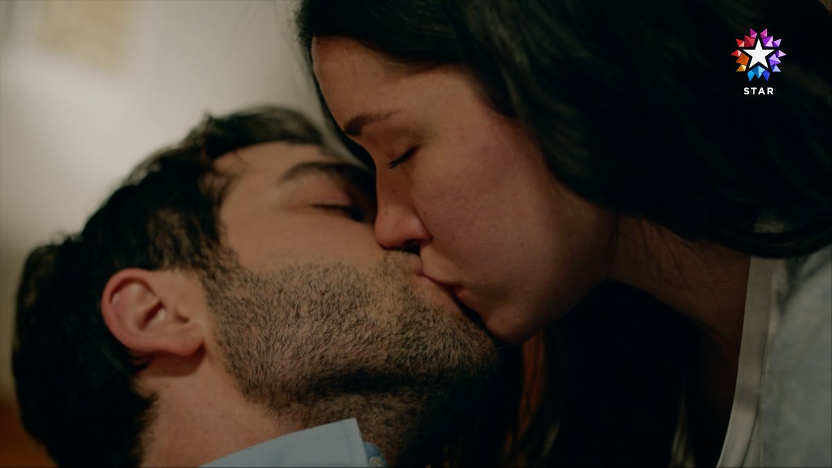 Devran, Azize'yi öpüyor! 😘 #AzDev #Sahipsizler Sahipsizlertvdizi