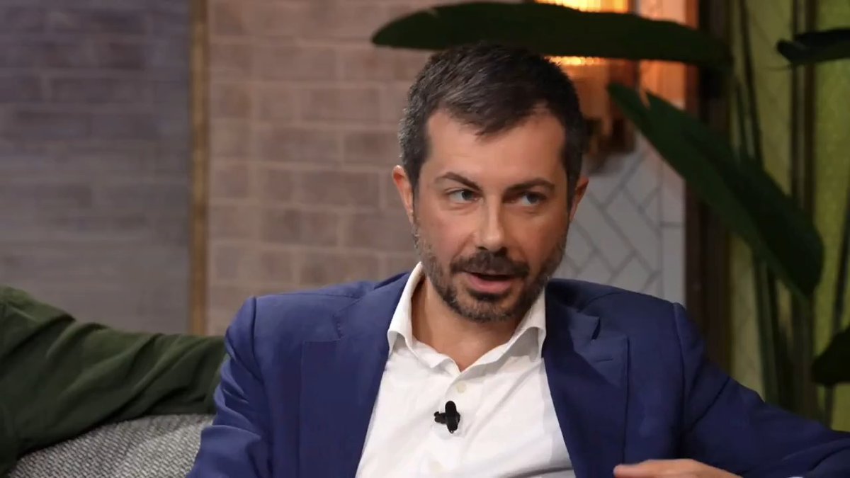 Pete Buttigieg and his pragmatic vision for American politics. Casually articulating the best message Democrats can deliver across demos & ideologies in an almost 3-hour-podcast talking about a wide range of stuff. In a league of his own.