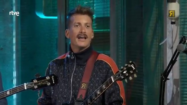 Años dedicándose al beatbox siendo el mejor y esta mierda resulta que es lo mejor le sale a Grison 🐢 #LaRevuelta