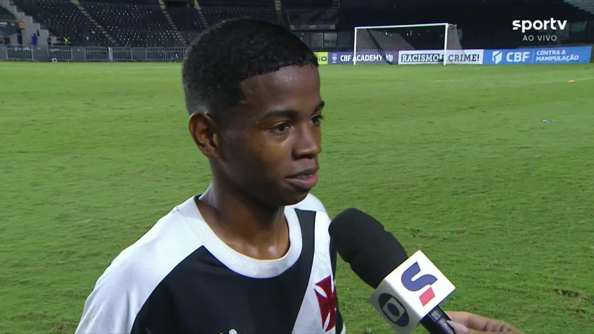 Com um gol e uma assistência no primeiro tempo, Juninho é um dos destaques do Vasco na goleada parcial por 4 a 1 diante do São Paulo, pelo Brasileirão Sub-20.