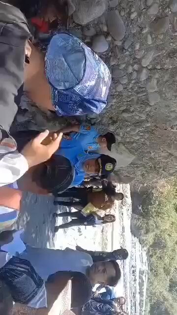 WATCH: INDIGENOUS AYTAS ARRESTED FOR PROTESTING 'EXPLOITATIVE' TOURISM Indigenous peoples' rights group Katrubu reported the arrest of indigenous Aytas in Sitio Tarukan, Capas, Tarlac who were peacefully protesting for just compesation amid what they called exploitative tourism ventures in the area. The individuals nabbed by police were released on the same day, Katribu reports. This development after videos of tourists going to Mt. Pinatubo being blocked by picketing Aytas circulated on social media. Katribu condemns the sudden police arrest of the Aytas seeking compensation and calls on the National Commission on Indigenous Peoples to act in the interest of the distressed Aytas. The group also stresses the need for the public to stand with the Aytas in Tarlac facing various socio-economic and political issues. Video from Katribu