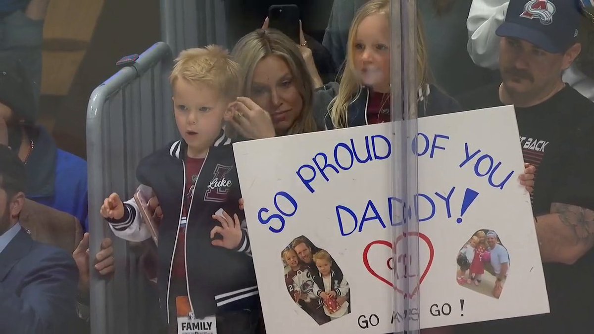Special moment for the Landeskog family ❤️ #StanleyCup 🇺🇸: ESPN ➡️ 🇨🇦: Sportsnet or stream on Sportsnet+ ➡️