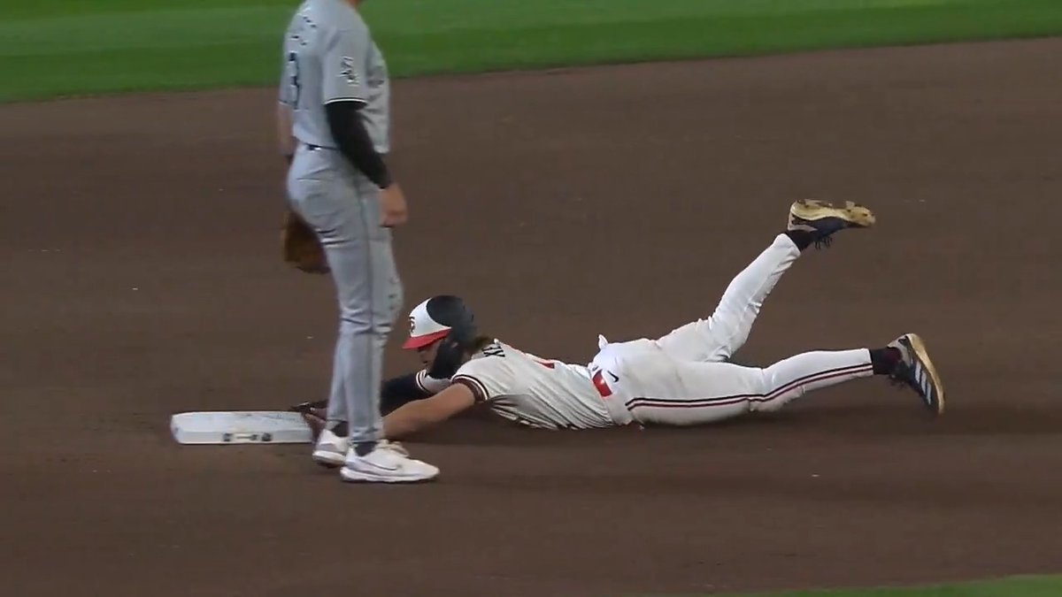 Luke Keaschall has recorded 5 stolen bases through the first 5 MLB games he has appeared in. That is tied for the most stolen bases since at least 1901 😱