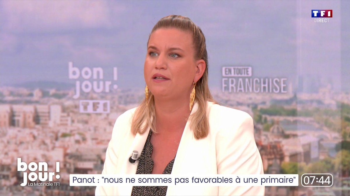 Emmanuel Macron aux obsèques du pape François : "Ça ne me choque pas (...) Par contre, je ne suis pas d'accord avec les drapeaux en berne. La République n'a pas à rendre hommage au chef de l'Église catholique" : Mathilde Panot à Adrien Gindre 📺 #BonjourLaMatinaleTF1
