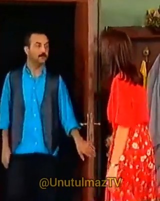 Bir Demet Tiyatro yayınlanan son sahne.. "İçimde lise son sınıfın son cumasının ince kederi var..."