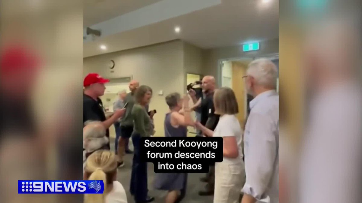 Far-right agitators have gatecrashed an event in Kooyong featuring Teal MP Monique Ryan. They interrupted the meeting to discuss the future of the ABC, shouting about immigration, crime and political donations. #9News