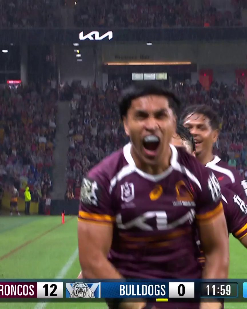 Reynolds has the ball on a string for Mariner🧵 #NRLBroncosBulldogs