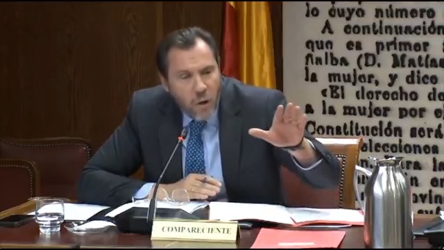 Tensión entre Óscar Puente y el PP PP: "¿Conoce a Jéssica?" Puente: "No" PP: "¿Seguro?" Puente: "Absolutamente" PP: "Hay gente que dice que sí" Puente: "Diga quién. Si no me veré obligado a no continuar. Es muy grave" PP: "¿Tiene miedo?" Puente: "Quien debe tener miedo es usted"