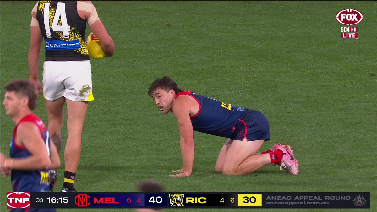"I'm not sure what's wrong with that!" Taranto crashes into Viney but was the free kick fair? 📺 Watch #AFLDeesTigers LIVE on ch.504 or stream on Kayo: ✍️ BLOG 🔢 MATCH CENTRE
