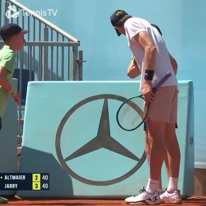 Giving a helping hand 🫶 #MMOpen #MMOPEN