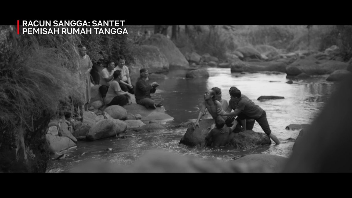 Salah satu film horor yang seremnya amit-amit, tentang pengantin baru yang berkali-kali ngalamin kejadian aneh. Racun Sangga: Santet Pemisah Rumah Tangga, sekarang udah masuk Netflix.