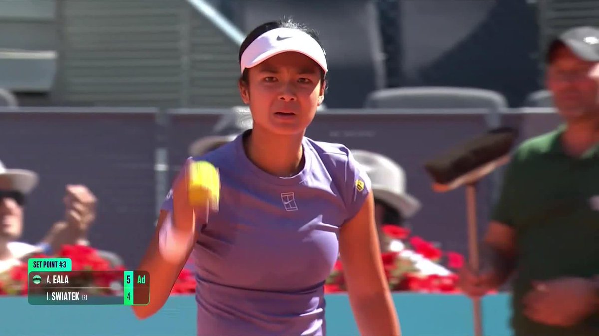 Eala bringing the 🔥 early! She takes the first set 6-4 over defending Champion Swiatek. #MMOpen