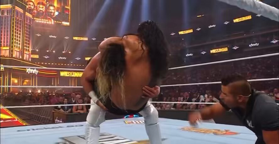 the northern lights suplex and then the roll back into the guillotine >> im glad roman put his working boots on
