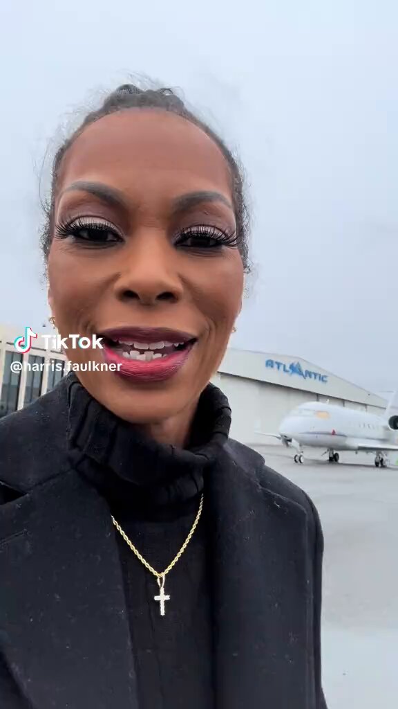 So HARRISFAULKNER is going on a secret mission and did she say, ‘hey dems’ — or is it wishful thinking on my part that she is going to El Salvador to cover the love fest with the - Marilyn Dad - the democrats are obsessing over 👀🤔