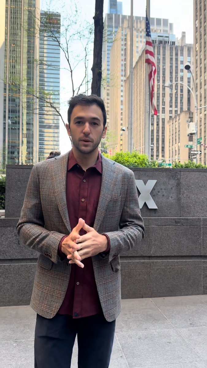 .Chase Elliott is hanging out in NYC, spreading the word about America’s Night Race! Get your tickets today! #BassProNightRace | #ItsBristolBaby