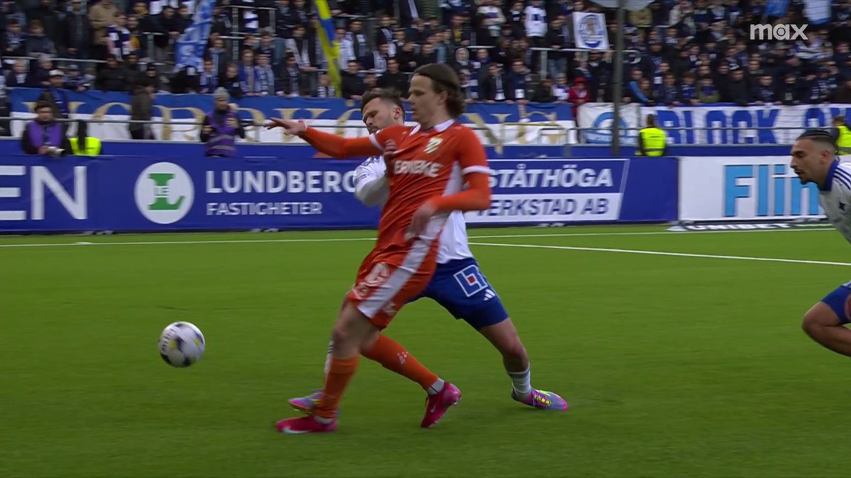 🗣 "Det är rött" Kolbeinn Thordarson om stämplingen från Arnór Traustason. 📲 Se matchen på Max