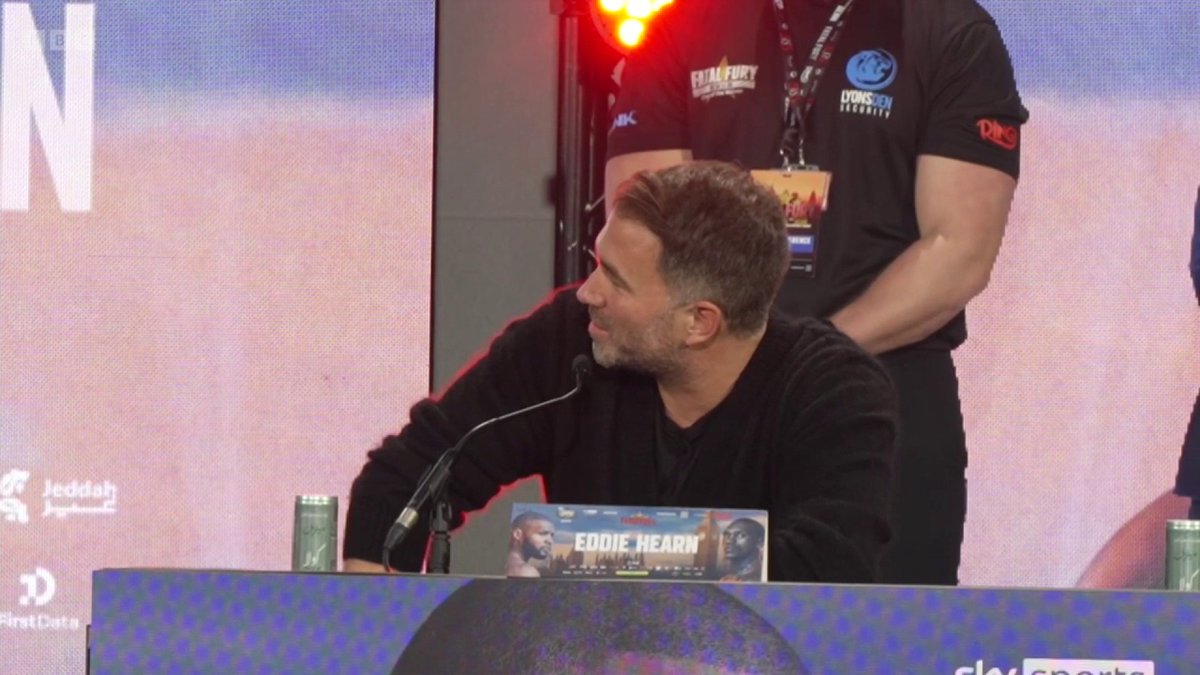 Eddie Hearn left his seat after Chris Eubank Jr wouldn't let him speak 😲