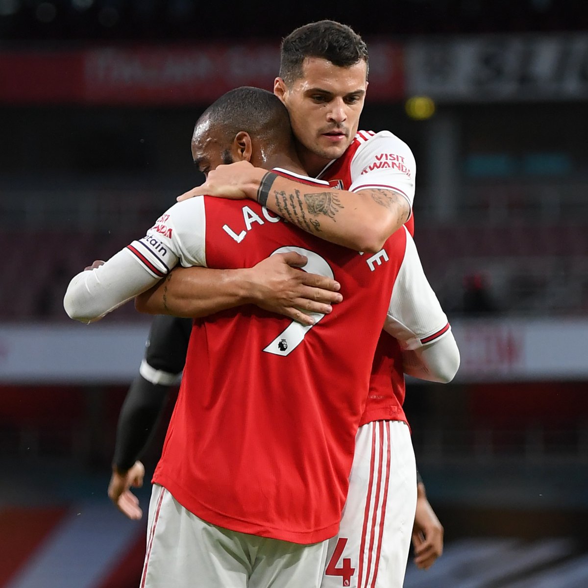 Van Dijk vs Reiss Nelson.
