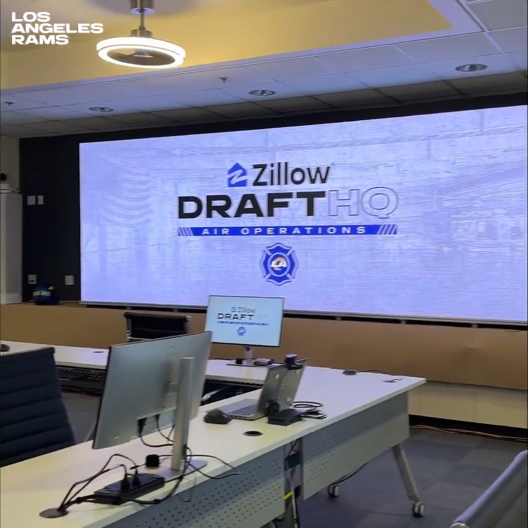 We're live from the @Zillow Draft HQ!