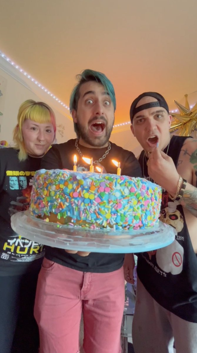 The most awkward part of the day 🎂 (W/ @domgoldofficial, Connor Joseph, &amp; Rene @ Bluesky)