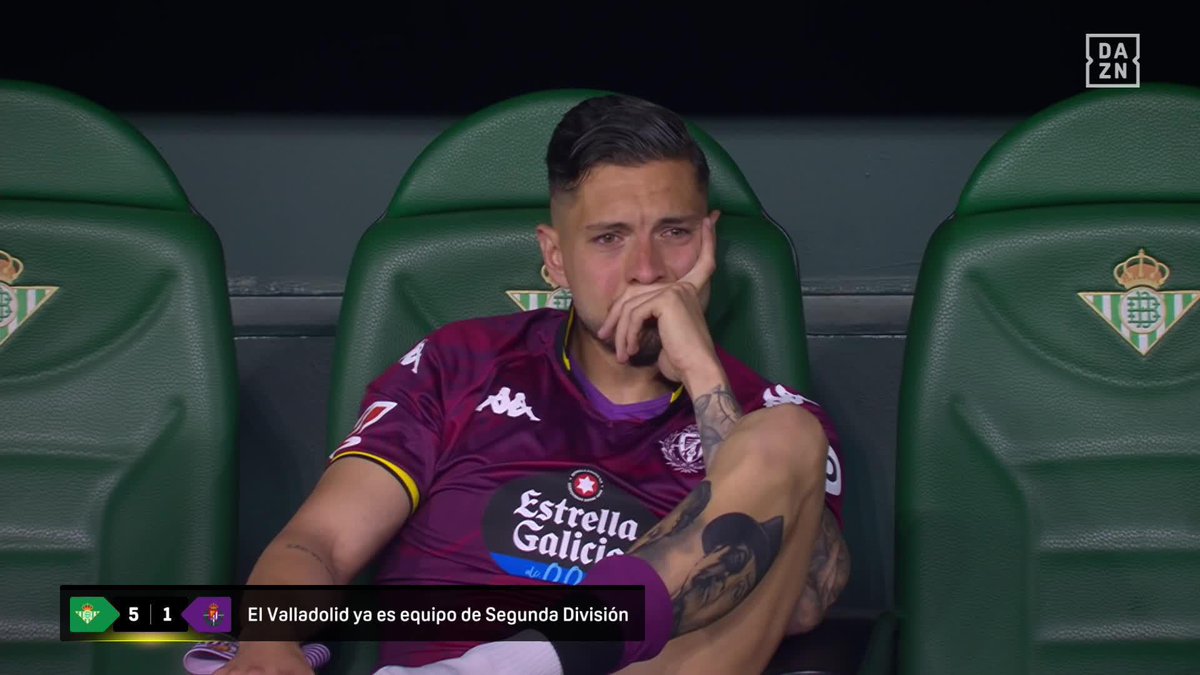 Las lágrimas de un descenso. La tristeza tras un año duro, muy duro, para el Real Valladolid 🥺 #LALIGAenDAZN ⚽
