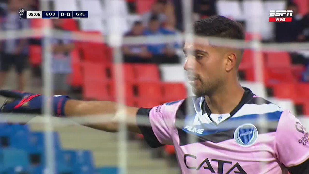 ¡BLOOPER EN EL FONDO DEL TOMBA Y LOCURA DE ATAJADA DE PETROLI VS. GREMIO! 📺 #DisneyPlus
